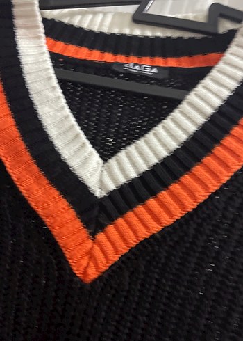 V Yaka Siyah Örgü Kadın Kazak - Görsel 3