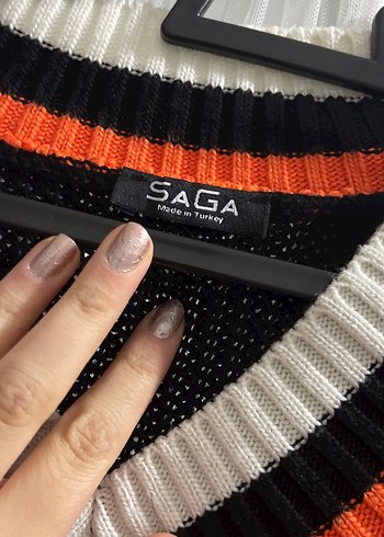 V Yaka Siyah Örgü Kadın Kazak - Görsel 4