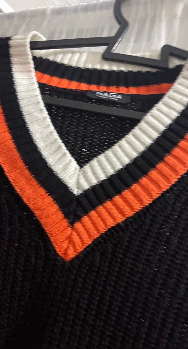 V Yaka Siyah Örgü Kadın Kazak - Görsel 3