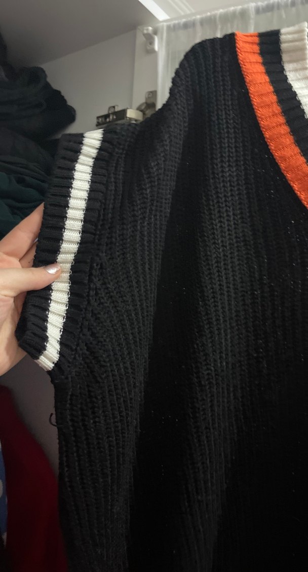 V Yaka Siyah Örgü Kadın Kazak - Görsel 2