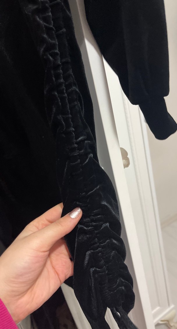 Uzun Kollu Siyah kadife yanları büzgülü Midi Elbise - Görsel 3