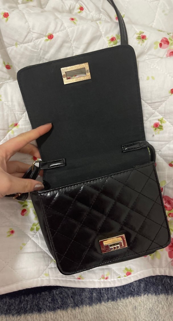 Kilitli Siyah Deri Çanta - Görsel 2