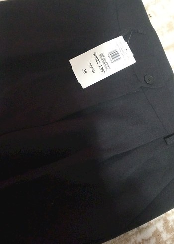 Kadın Siyah Pilili Midi Kumaş Pantolon - Görsel 2