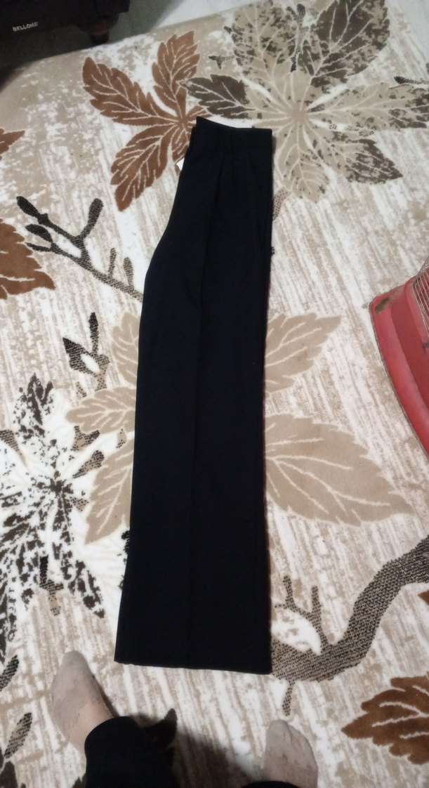 Kadın Siyah Pilili Midi Kumaş Pantolon - Görsel 3