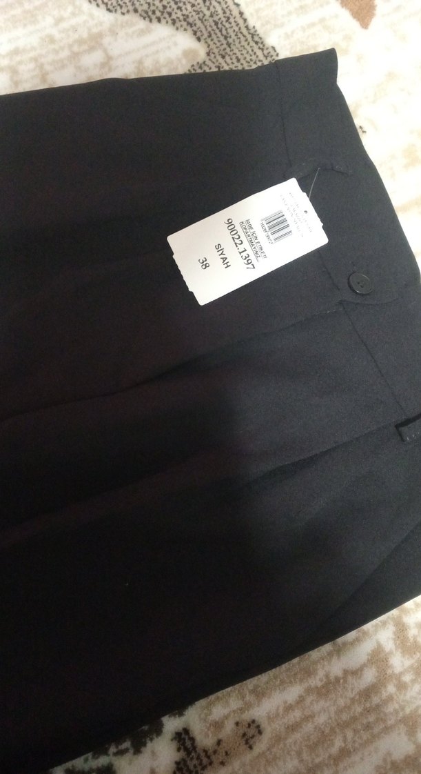 Kadın Siyah Pilili Midi Kumaş Pantolon - Görsel 2