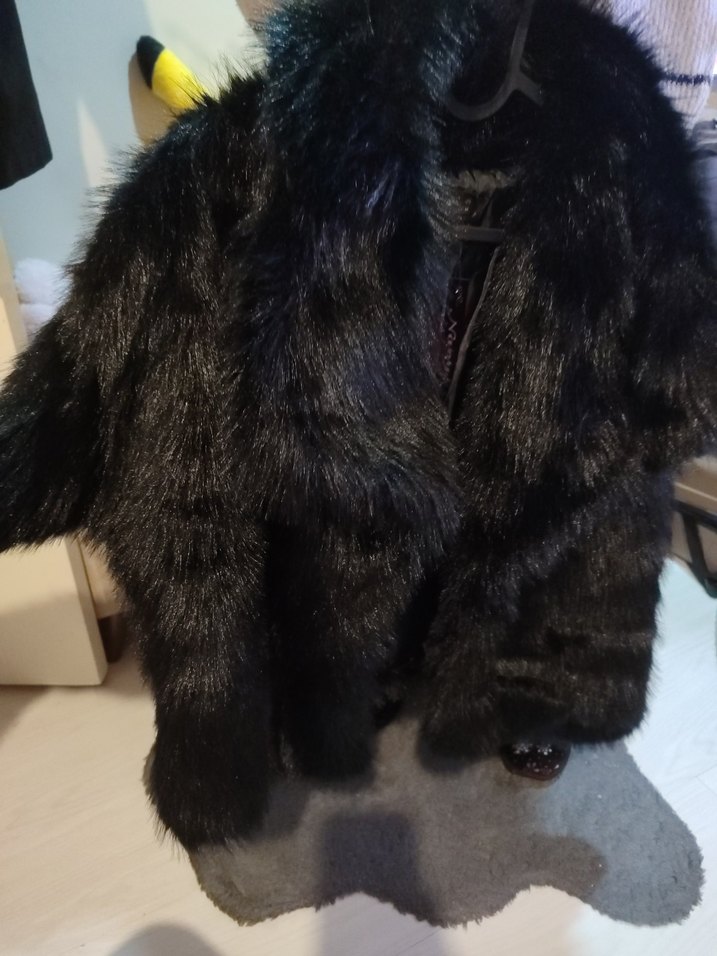 Siyah Kadın Kürk Detaylı Midi Boy Ceket - Görsel 3