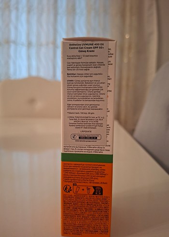 La Roche-Posay Anthelios UVMune 400 SPF 50+ Yağ Kontrol Jeli - Görsel 3
