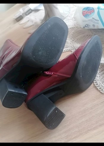 Bordo Parlak Tokalı Blok Topuklu Kadın Bot - Görsel 3