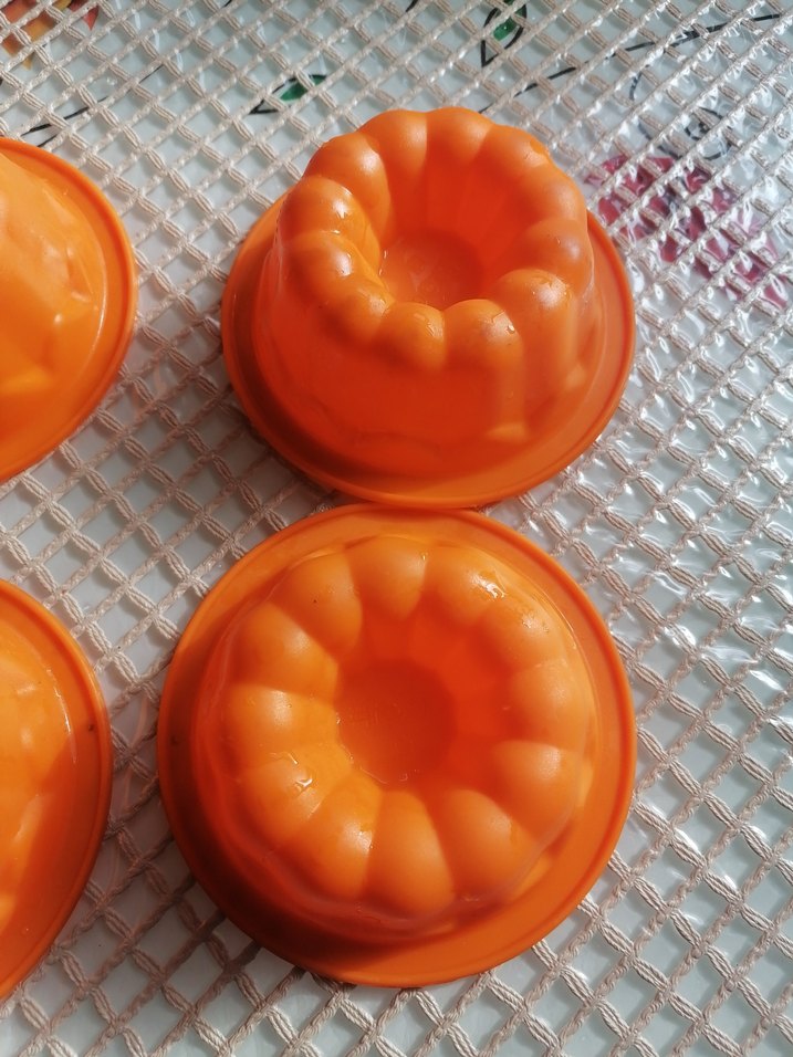 Turuncu Renkli Mini Kek Kalıpları Seti - Görsel 4