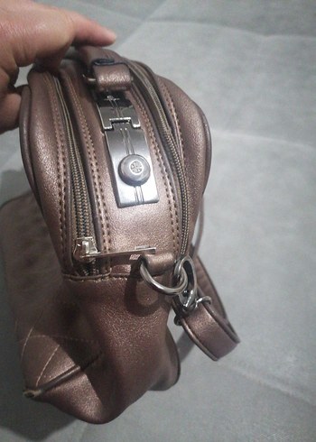 Klasik Şıklık Deri Kadın Çantası - Görsel 4