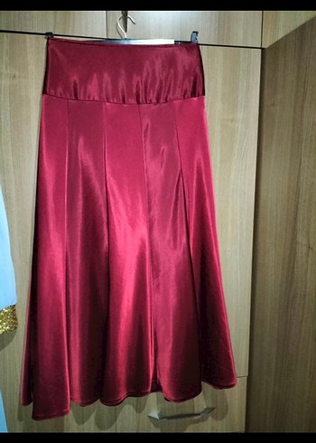 Bordo İşlemeli Uzun Saten Etek - Görsel 2