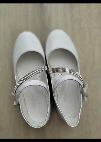 Kız Çocuk Beyaz Tokalı Babet Ayakkabı - Görsel 2