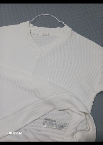 V yaka beyaz uzun kollu bol kesim kazak - Görsel 2