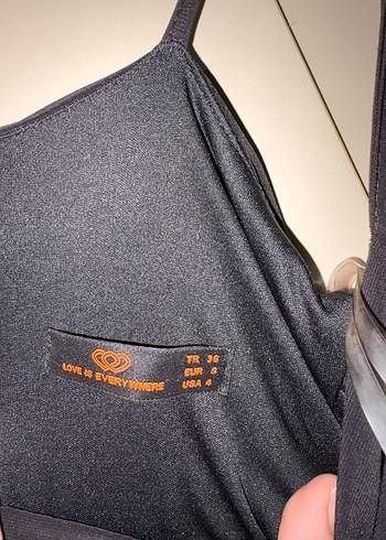 Siyah Drapeli İnce Askılı Midi Elbise - Görsel 3