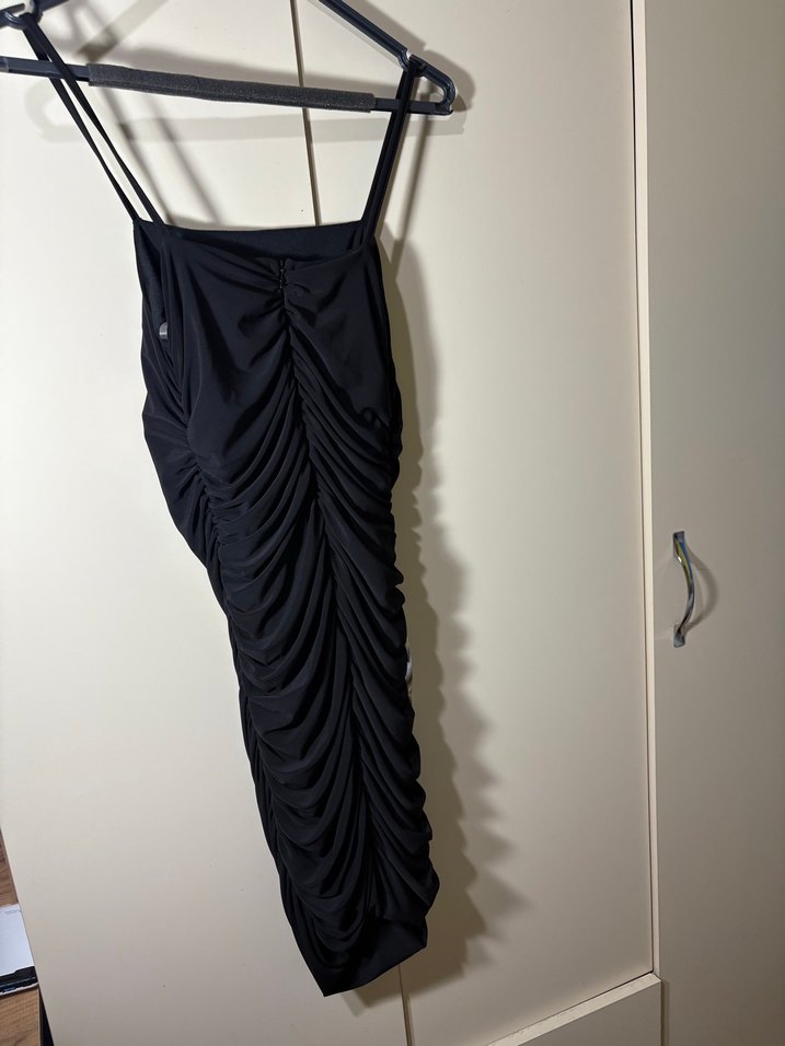 Siyah Drapeli İnce Askılı Midi Elbise - Görsel 2