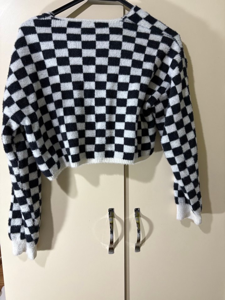 Gri Kareli V Yaka Örgü Hırka - Görsel 2