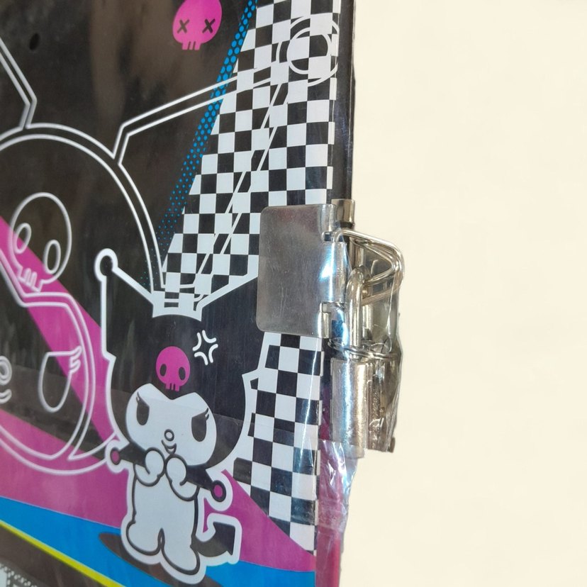 Sanrio Kuromi Çizgili Kilitli Hatıra Defteri - Görsel 2