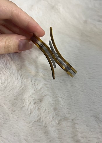 Tokalı Altın Renk Minimalist Bileklik - Görsel 2