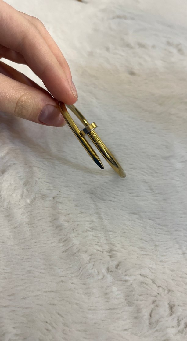 Tokalı Altın Renk Minimalist Bileklik - Görsel 3