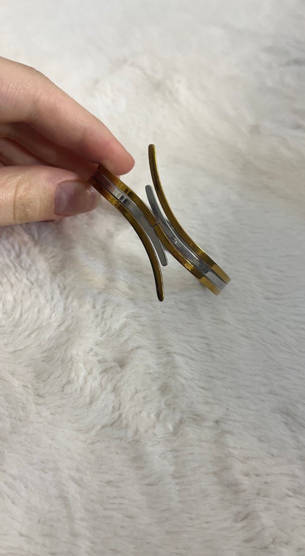 Tokalı Altın Renk Minimalist Bileklik - Görsel 2