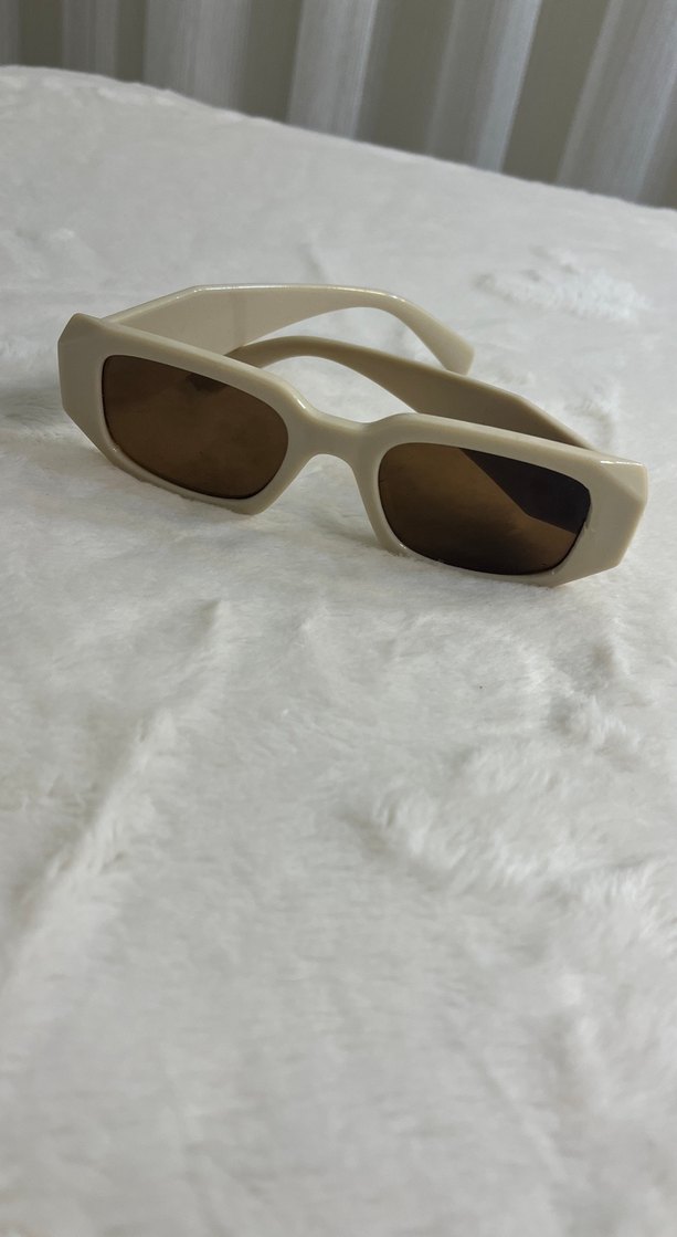 Bej Minimalist Kadın Güneş Gözlüğü - Görsel 2