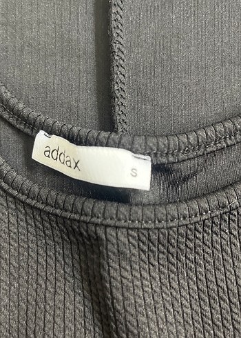 Siyah Mini Crop Top ve Uzun Kollu Üst - Görsel 3