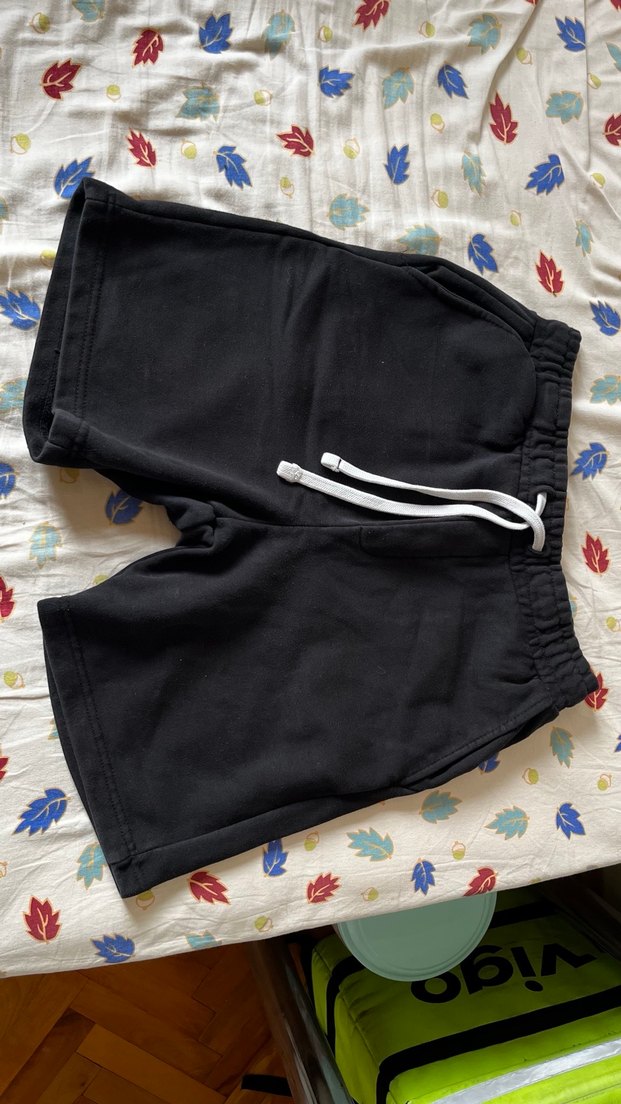 Siyah Pamuklu Rahat Kesim Erkek Şort Bershka - Görsel 2