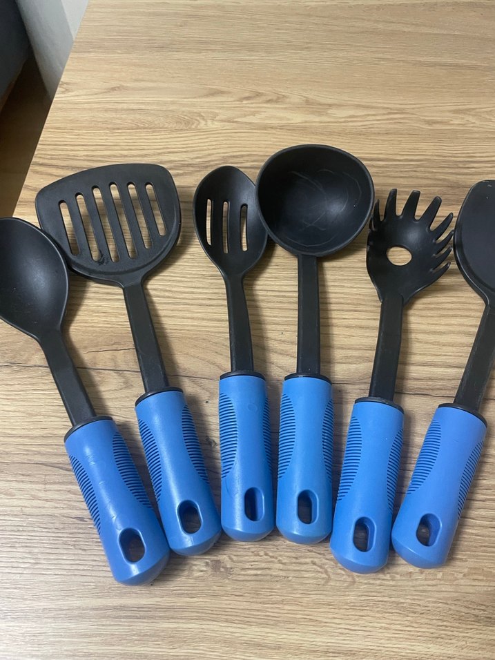 Mavi Saplı Siyah Mutfak Gereçleri Seti - Görsel 2