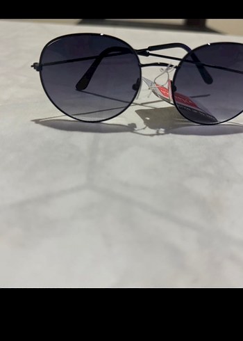 Gri Minimalist Kadın Güneş Gözlüğü - Görsel 4