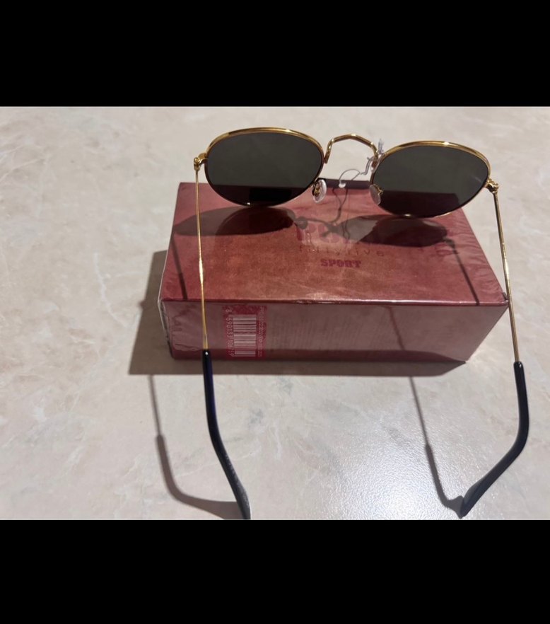 Kadın Klasik Koyu Renk Güneş Gözlüğü - Görsel 3