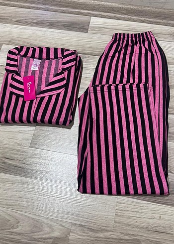 Pembe Siyah Çizgili Kadın Pijama Takımı - Görsel 3