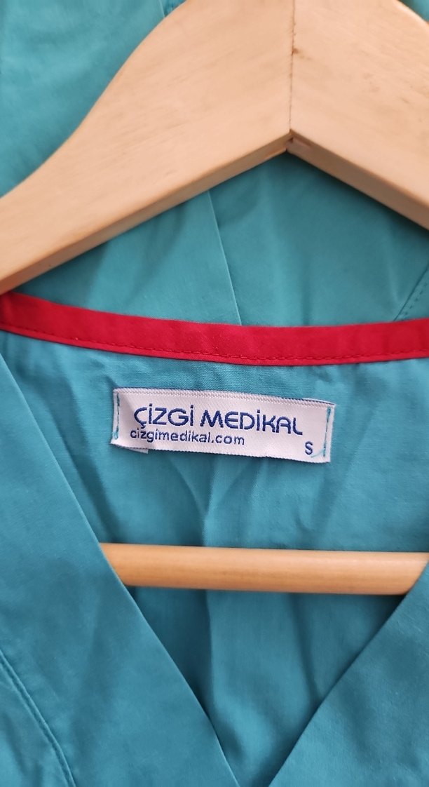 Turkuaz çizgi detaylı çizgi medikal Forma üstü - Görsel 3