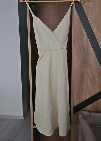 Beyaz V Yaka Askılı Midi Elbise - Görsel 4