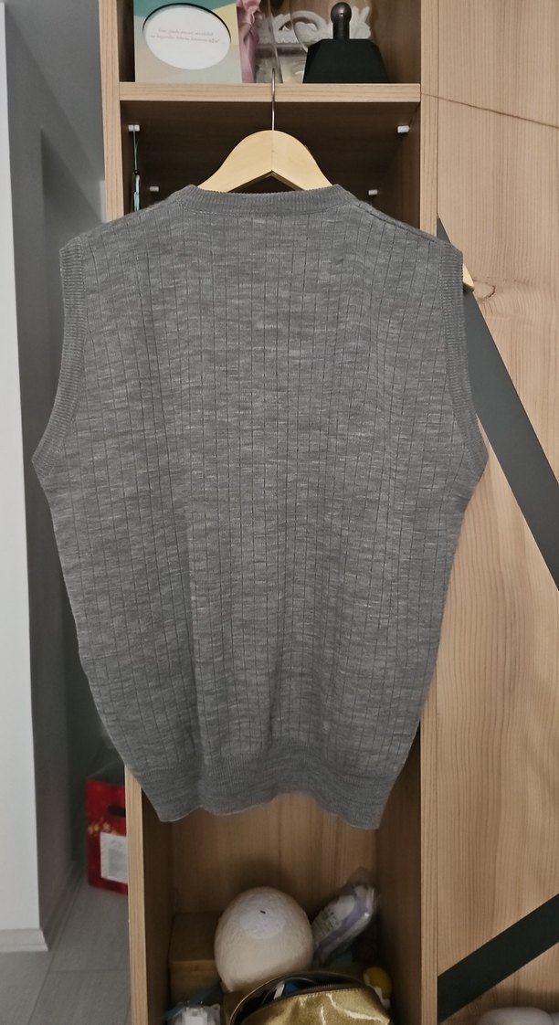 Gri V Yaka Kadın Örgü Süveter - Görsel 2