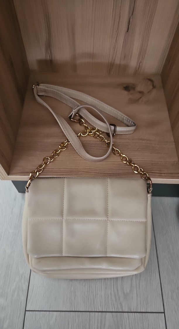 Bej Deri Kadın Çanta, Tokalı, Modern Klasik - Görsel 3