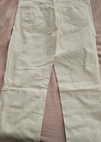 Düğmeli Beyaz Rahat Kesim Kadın Kot Pantolon - Görsel 4