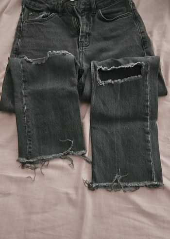 Gri Yırtık Kesim Salaş Kadın Kot Pantolon - Görsel 2