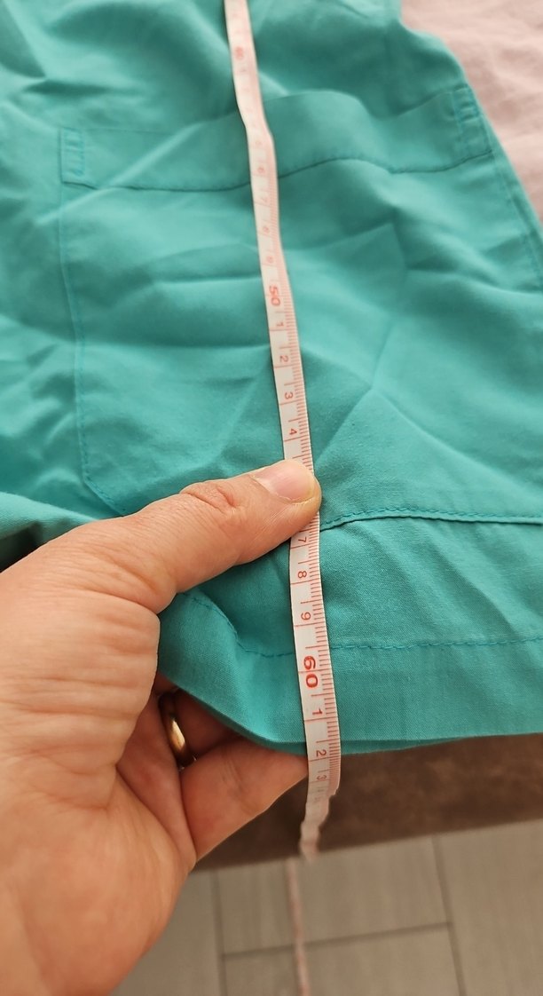 Turkuaz V Yaka Kısa Kollu Midi kadın forması - Görsel 4