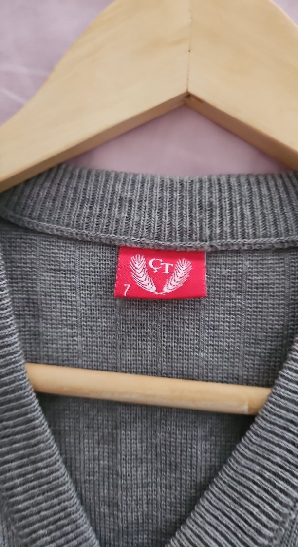 Gri V Yaka Kadın Örme Yelek - Görsel 3