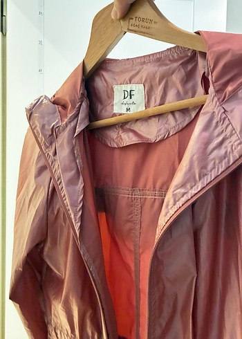 Pembe Parlak Deri Midi Yağmurluk - Görsel 5