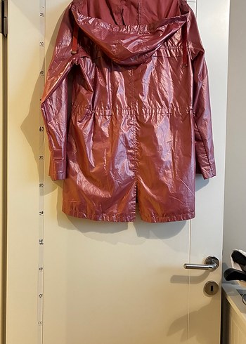 Pembe Parlak Deri Midi Yağmurluk - Görsel 4