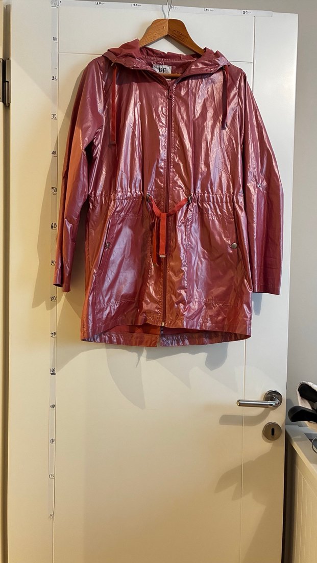 Pembe Parlak Deri Midi Yağmurluk - Görsel 2