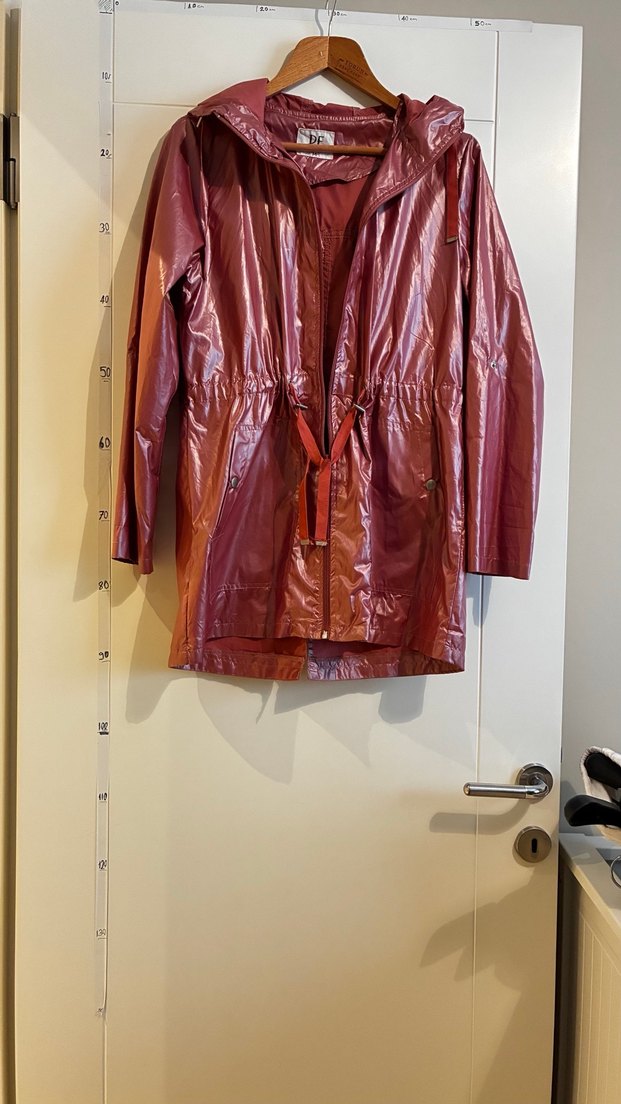 Pembe Parlak Deri Midi Yağmurluk - Görsel 3