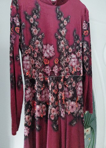 çiçekli kadife elbise - Görsel 2