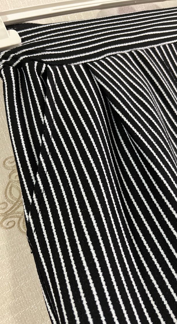 Kadın Siyah Çizgili Pilili Kumaş Pantolon - Görsel 2