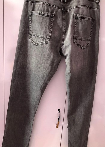 BERSHKA ERKEK GRİ ESKİTME JEAN PANTOLON (32) - Görsel 2