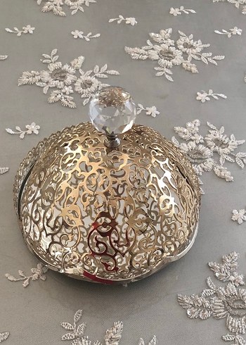 Taşlı Gümüş Görünümlü Dantel Gibi İşlemeli Sunum Tabağı - Görsel 3