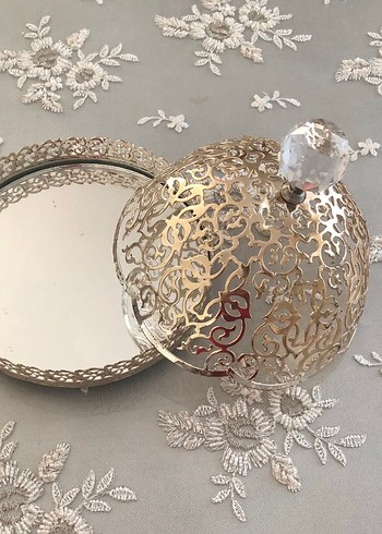Taşlı Gümüş Görünümlü Dantel Gibi İşlemeli Sunum Tabağı - Görsel 2