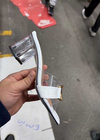 Beyaz Topuklu Kadın Terlik - Görsel 2