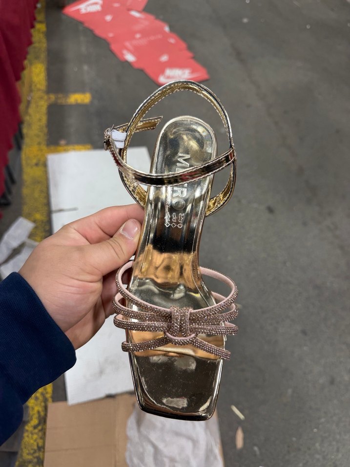 Altın Renkli Yılan Desenli Topuklu Sandalet - Görsel 4